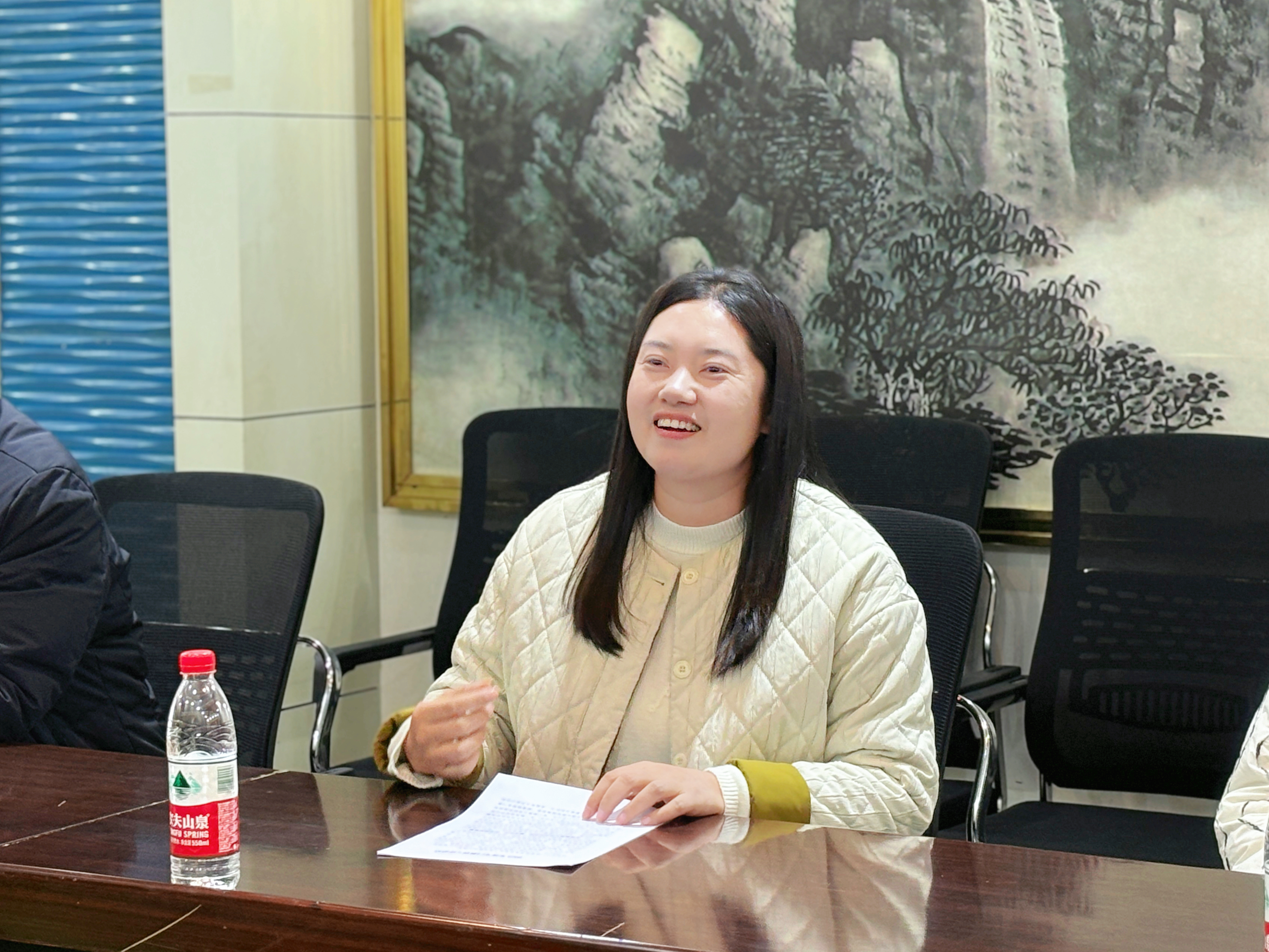 黄红丽部长发表讲话