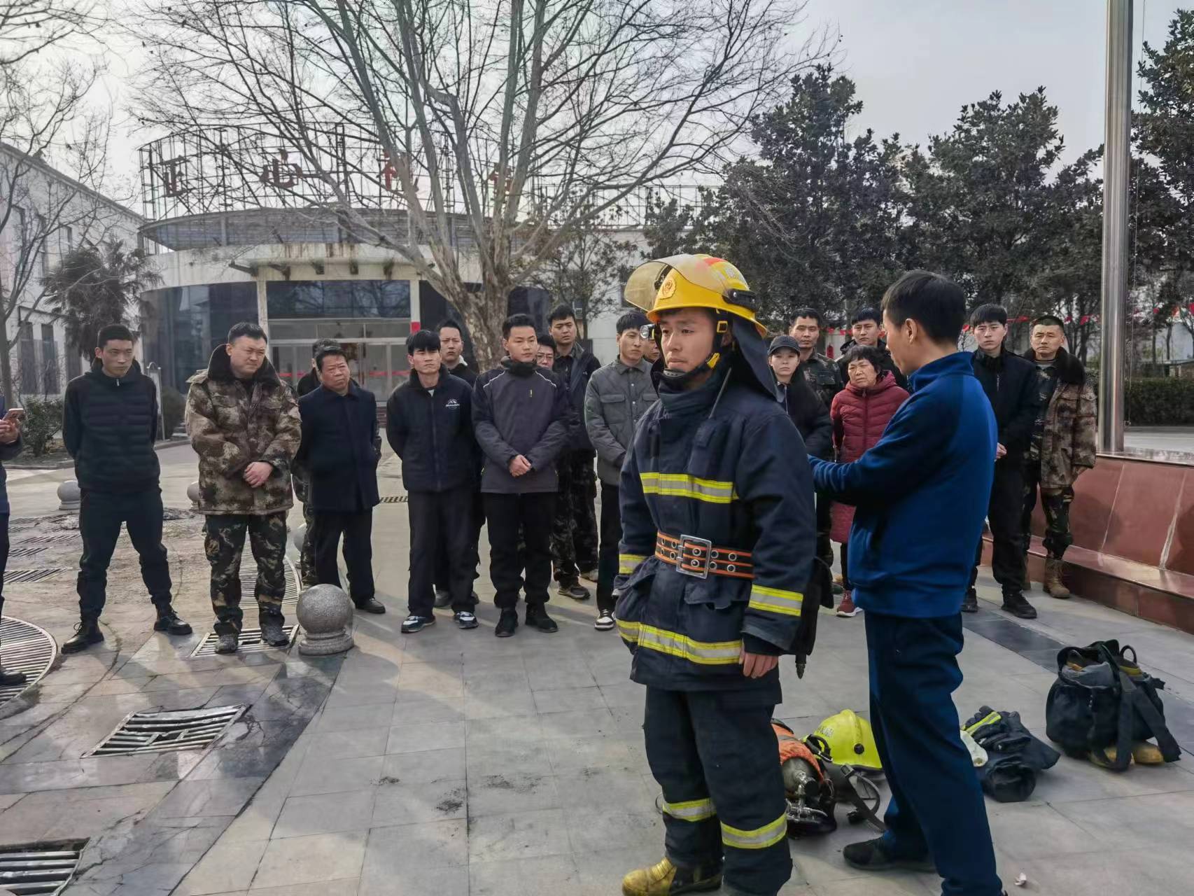 消防演练常态化 · 师生安全意识强
