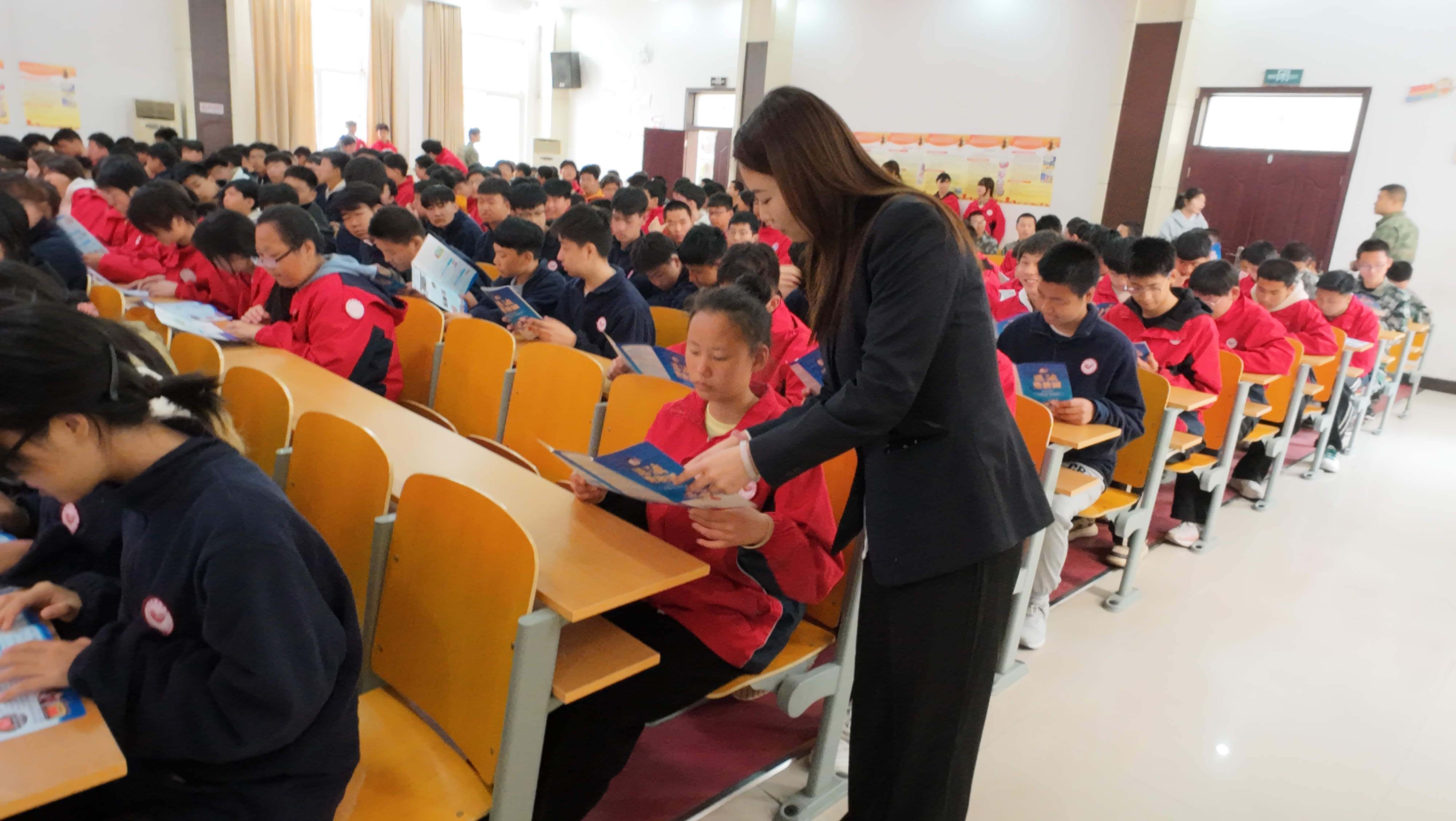 宪法日主题教育 · 学习宪法知识