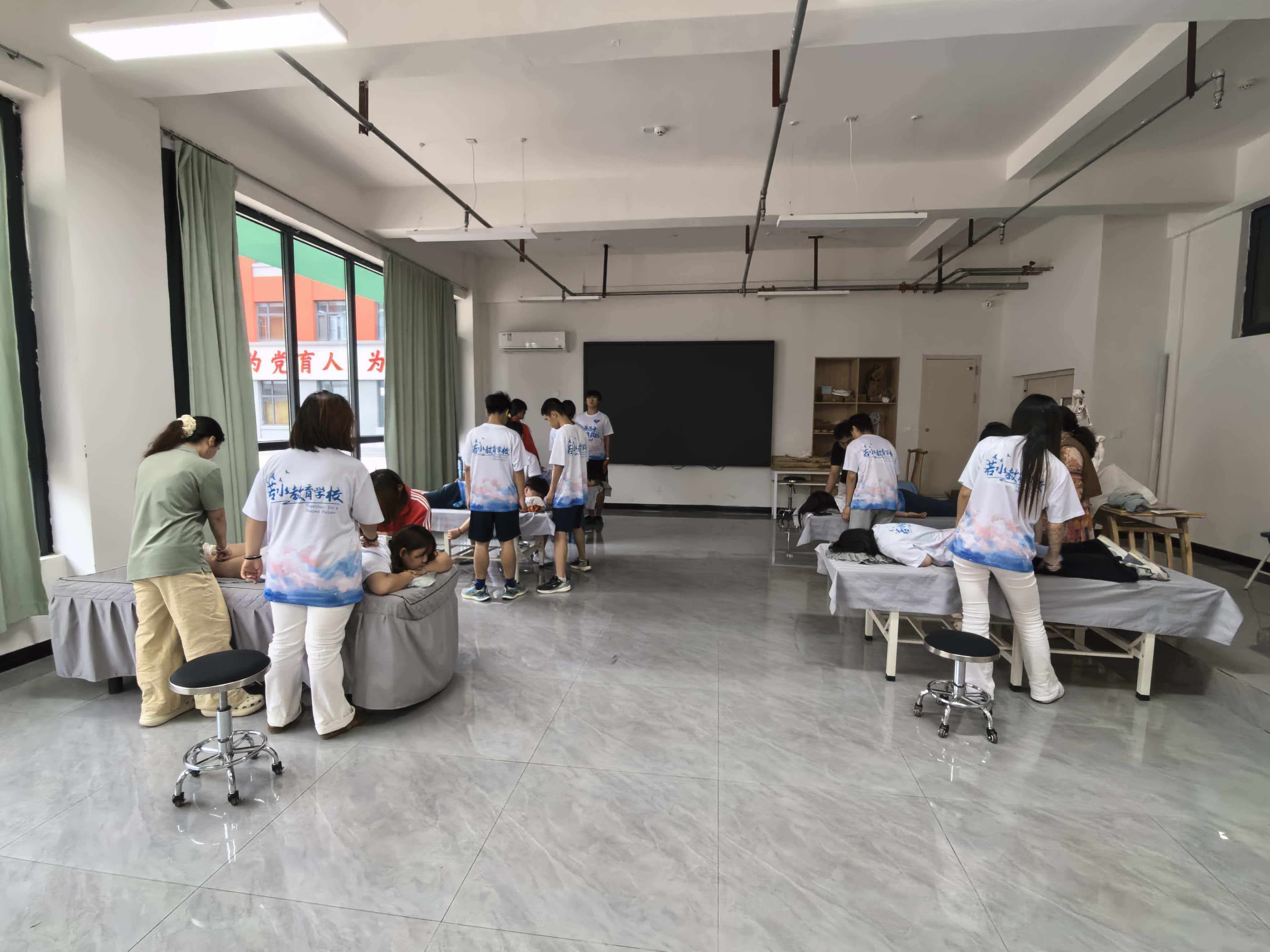 专业就业课程（中医推拿、电子商务等）